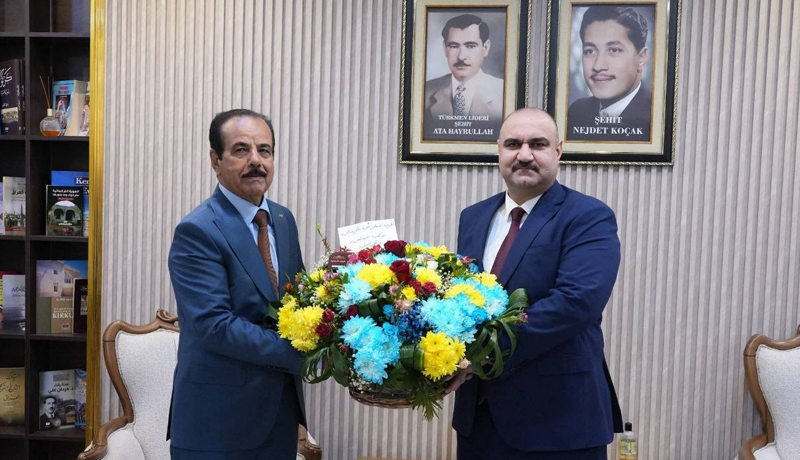 دوایی دەستخۆشی توركیا؛ پارتی بە چەپكێك گوڵی زەردەوە پیرۆزبایی لە پارێزگارە توركمانەكەی كەركوك كرد